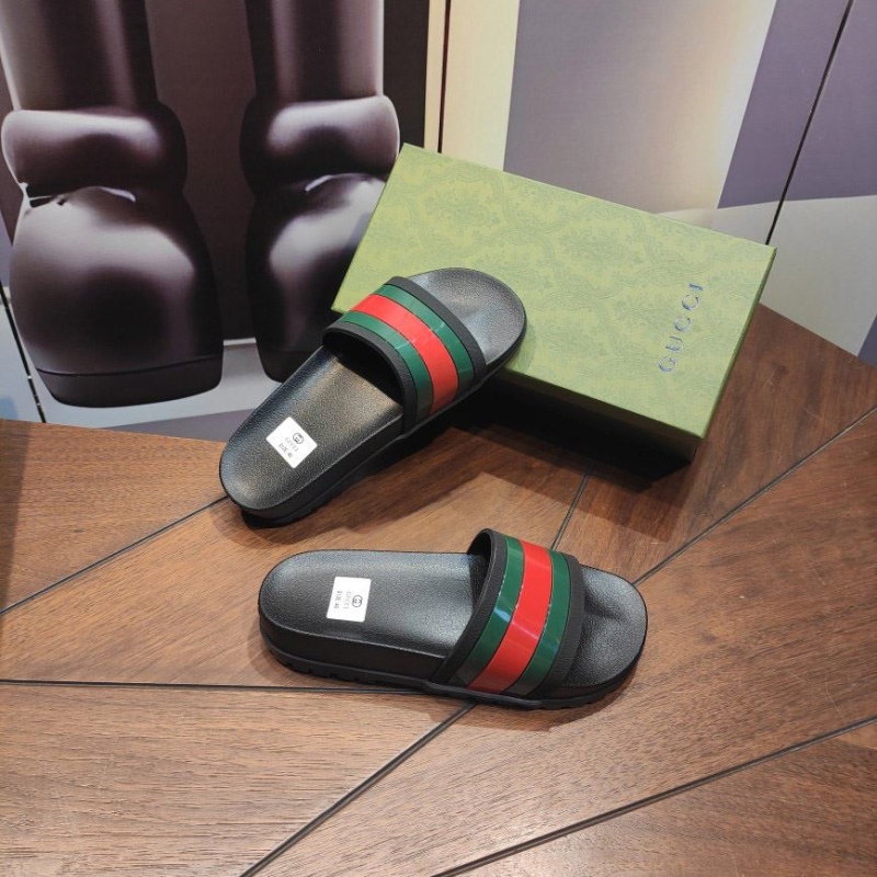 G*u*i slippers